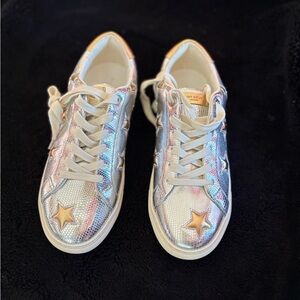 Kurt Geiger Sneakers; metallic silver with gold stars NEW size 38.5 (8)
